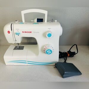 Singer 2263 Simple Mechanical Sewing Machine